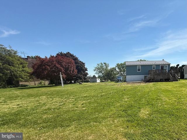 1061 STELLAR DR, Mount Joy, PA 17552