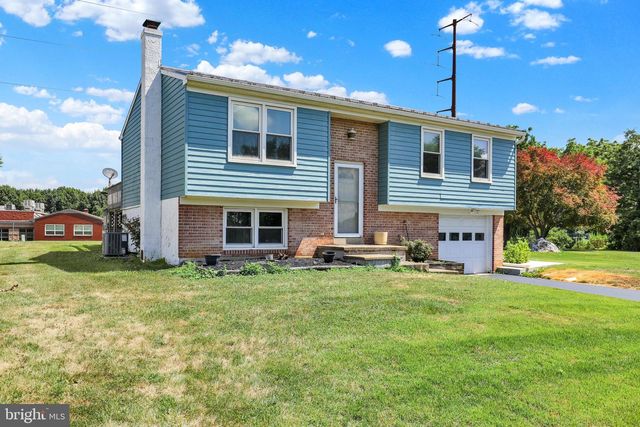 1061 STELLAR DR, Mount Joy, PA 17552