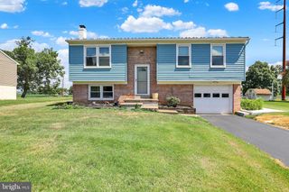1061 STELLAR DR, Mount Joy, PA 17552
