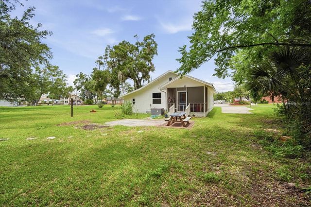 1001 E REYNOLDS STREET, Plant City, FL 33563