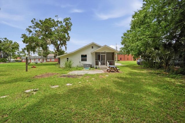1001 E REYNOLDS STREET, Plant City, FL 33563