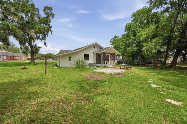 1001 E REYNOLDS STREET, Plant City, FL 33563