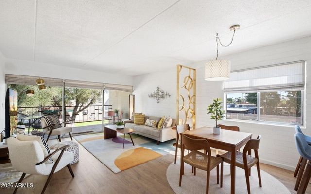 3737 E TURNEY Avenue 206, Phoenix, AZ 85018