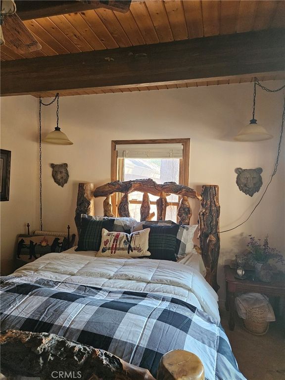 Image 8 of property listing at 5420 Shirley, Wrightwood, CA 92397