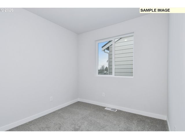 1392 OWL Ave, Woodburn, OR 97071