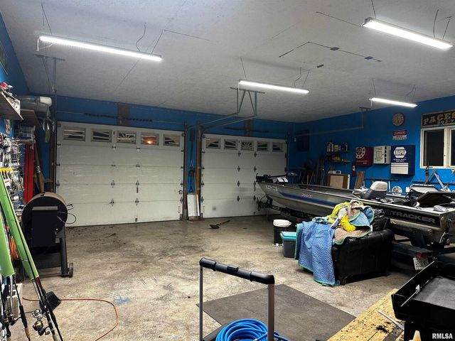 802 E CHARLES Street, West Frankfort, IL 62896