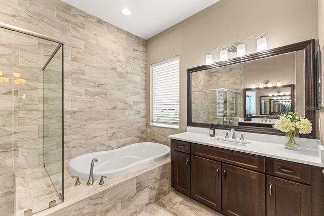 12014 PERENNIAL PLACE, Lakewood Ranch, FL 34211