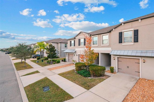 9754 PEMBROOKE PINES DRIVE, Sun City Center, FL 33573