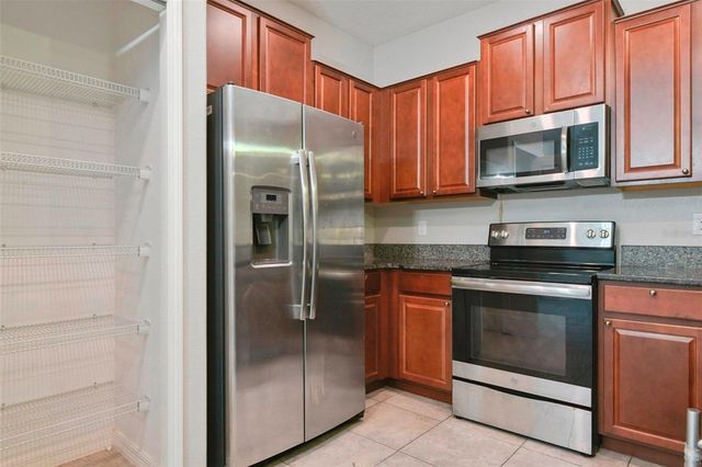 9754 PEMBROOKE PINES DRIVE, Sun City Center, FL 33573