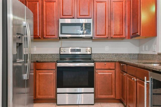 9754 PEMBROOKE PINES DRIVE, Sun City Center, FL 33573