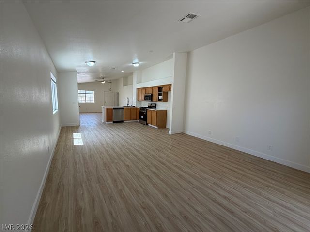 7820 Odysseus Avenue, Las Vegas, NV 89131