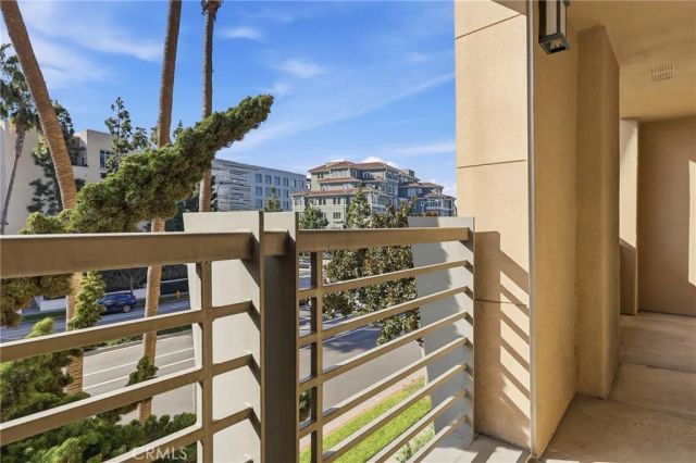 5831 Seawalk Drive 140, Playa Vista, CA 90094