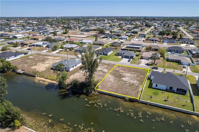 113 NE 8th TER, Cape Coral, FL 33909