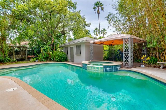 3011 S SCHILLER STREET, Tampa, FL 33629