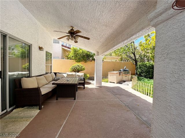 2013 Sedona Creek Circle, Las Vegas, NV 89128