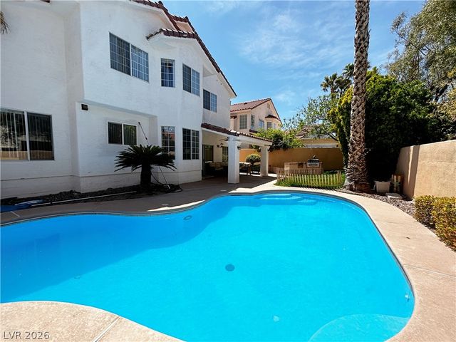 2013 Sedona Creek Circle, Las Vegas, NV 89128