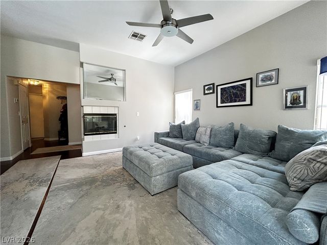 2013 Sedona Creek Circle, Las Vegas, NV 89128