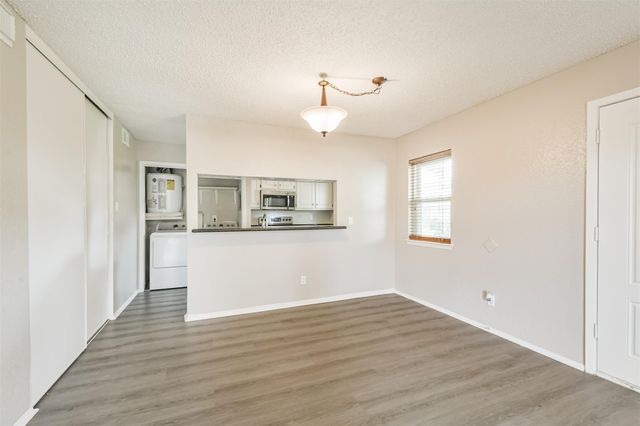 5646 Birchmont Drive 11, Houston, TX 77091