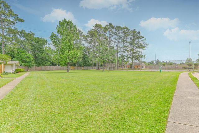 5646 Birchmont Drive 11, Houston, TX 77091