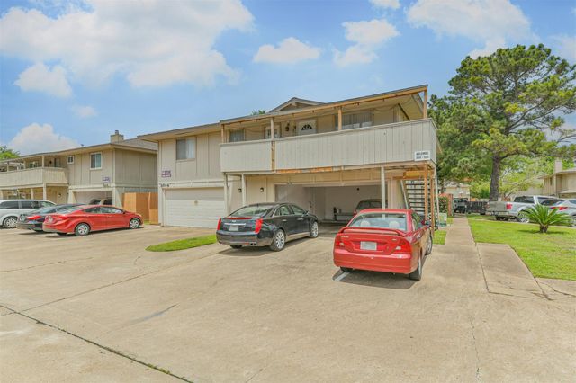 5646 Birchmont Drive 11, Houston, TX 77091