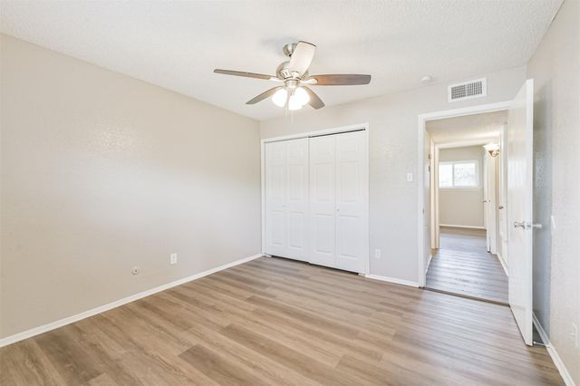 5646 Birchmont Drive 11, Houston, TX 77091