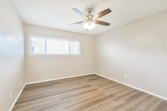 5646 Birchmont Drive 11, Houston, TX 77091