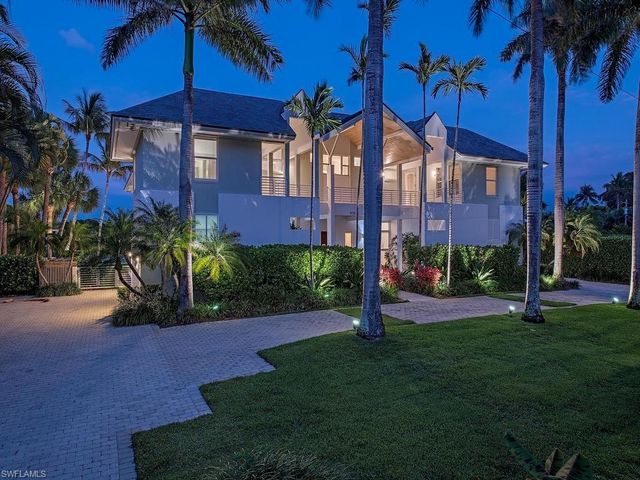 4253 Cutlass LN, Naples, FL 34102