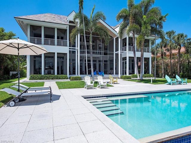 4253 Cutlass LN, Naples, FL 34102