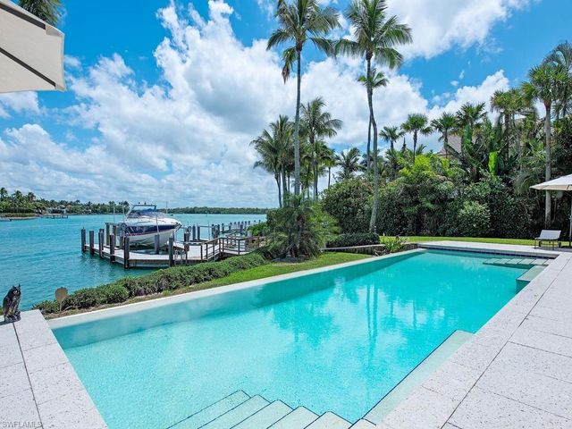4253 Cutlass LN, Naples, FL 34102