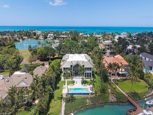 4253 Cutlass LN, Naples, FL 34102