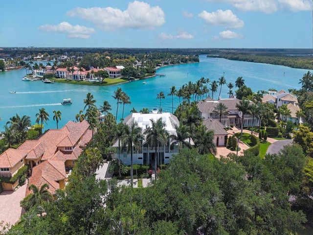 4253 Cutlass LN, Naples, FL 34102