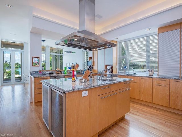4253 Cutlass LN, Naples, FL 34102