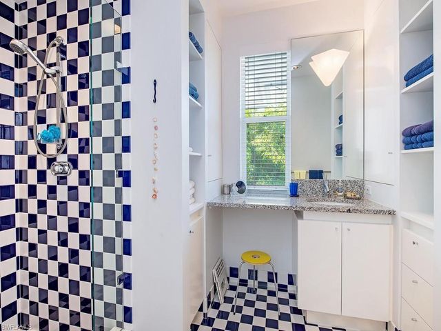 4253 Cutlass LN, Naples, FL 34102