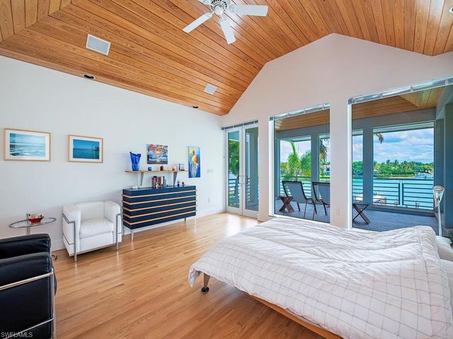 4253 Cutlass LN, Naples, FL 34102