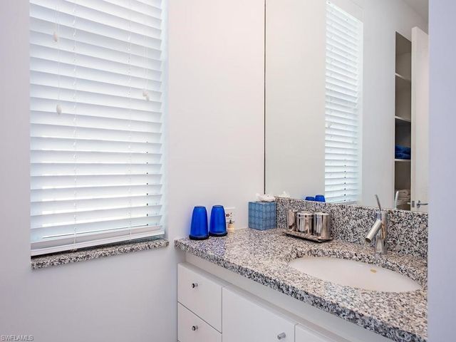 4253 Cutlass LN, Naples, FL 34102