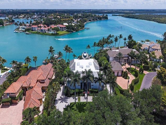 4253 Cutlass LN, Naples, FL 34102