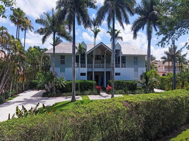 4253 Cutlass LN, Naples, FL 34102
