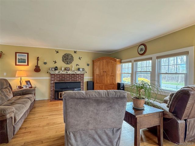 21 Maple Avenue, East Moriches, NY 11940
