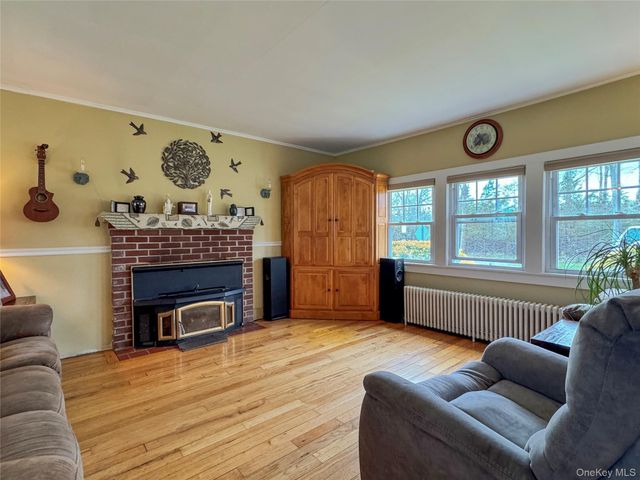 21 Maple Avenue, East Moriches, NY 11940