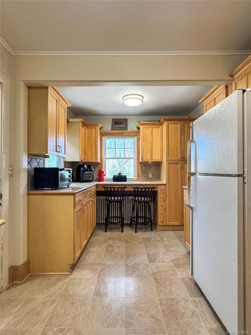 21 Maple Avenue, East Moriches, NY 11940
