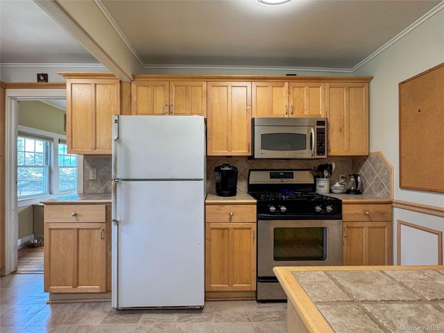 21 Maple Avenue, East Moriches, NY 11940