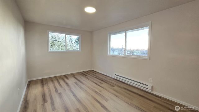 924 - 926 CRESTVIEW Lane, Mount Vernon, WA 98273
