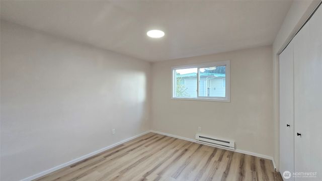 924 - 926 CRESTVIEW Lane, Mount Vernon, WA 98273