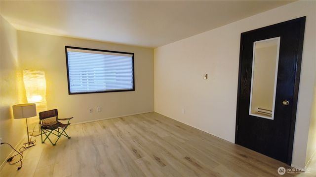 924 - 926 CRESTVIEW Lane, Mount Vernon, WA 98273