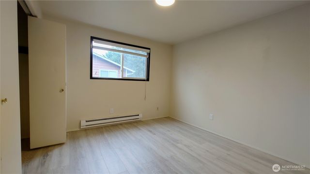 924 - 926 CRESTVIEW Lane, Mount Vernon, WA 98273