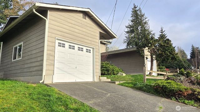 924 - 926 CRESTVIEW Lane, Mount Vernon, WA 98273
