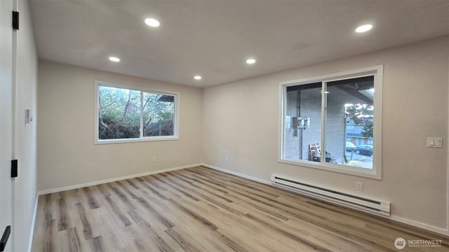 924 - 926 CRESTVIEW Lane, Mount Vernon, WA 98273
