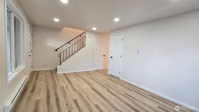 924 - 926 CRESTVIEW Lane, Mount Vernon, WA 98273