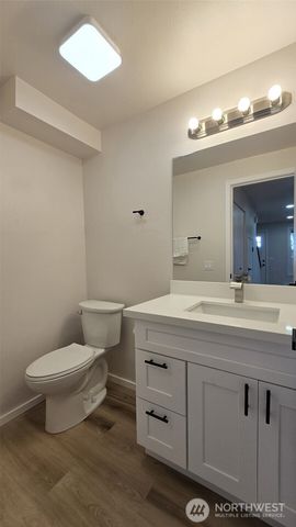924 - 926 CRESTVIEW Lane, Mount Vernon, WA 98273