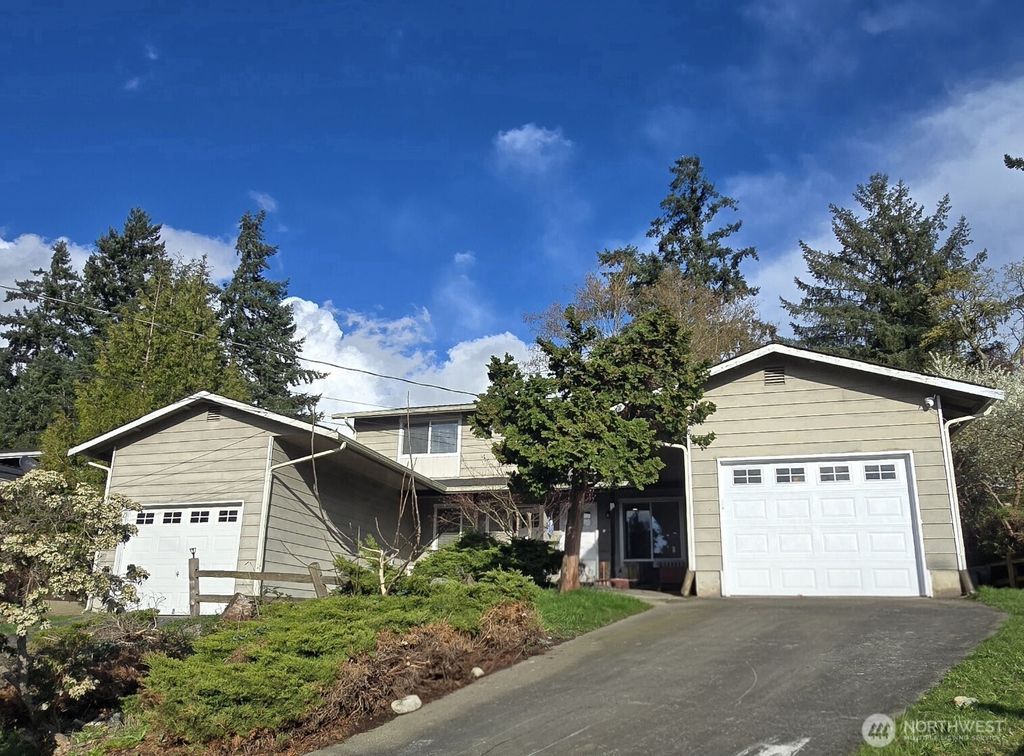 924 - 926 CRESTVIEW Lane, Mount Vernon, WA 98273